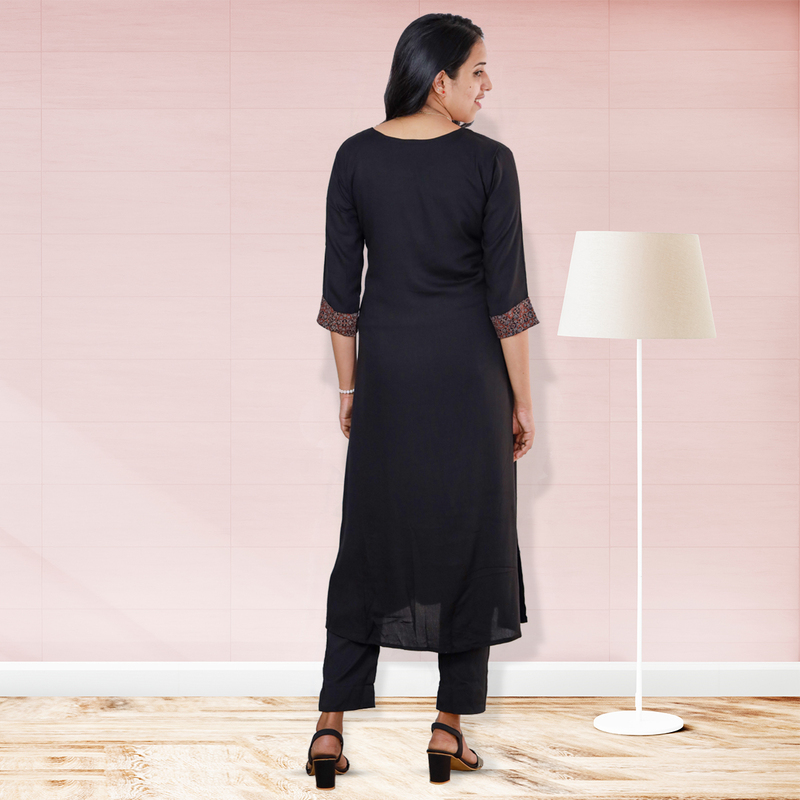 anjali wringle reyon with ajrakh cotton floral  patch  top-black with patch