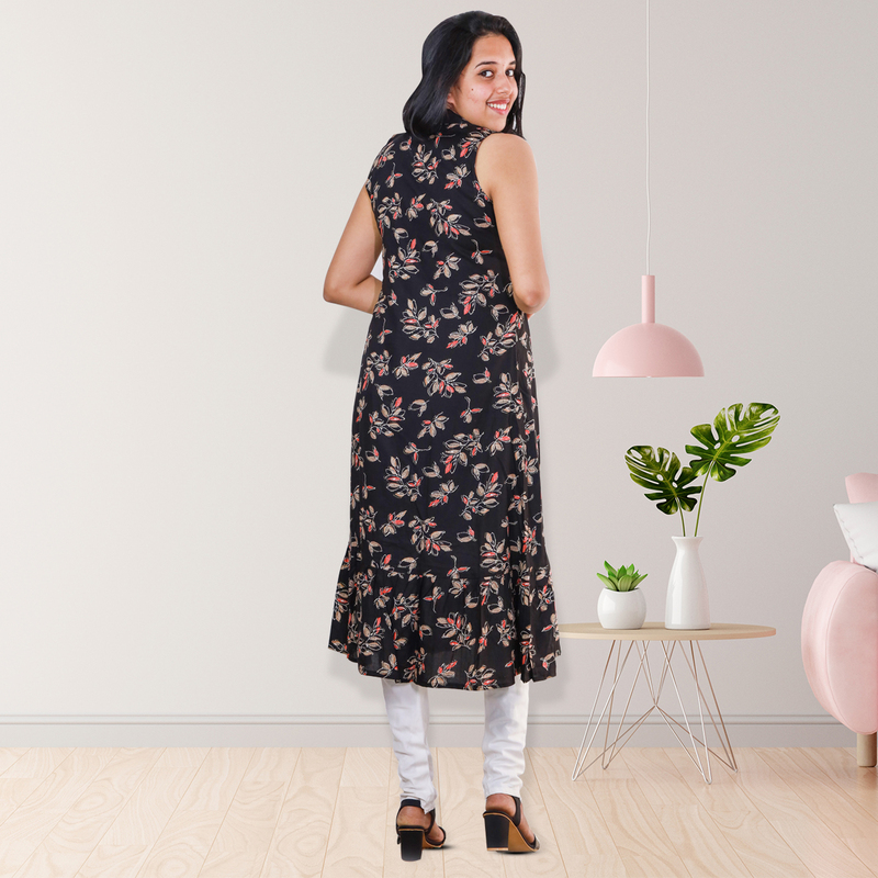 Angel feeling foil printed sleeveless A- line black with light floral top Angel feeling foil printed sleeveless A- line black with light floral top