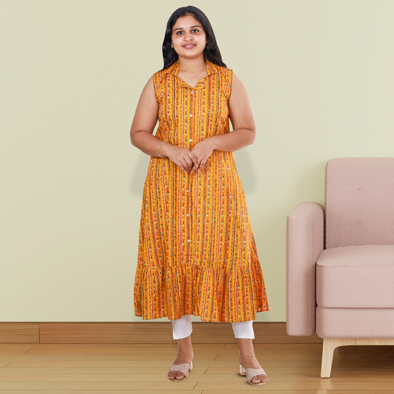Angel feeling foil printed sleeveless A- line yellow striped top